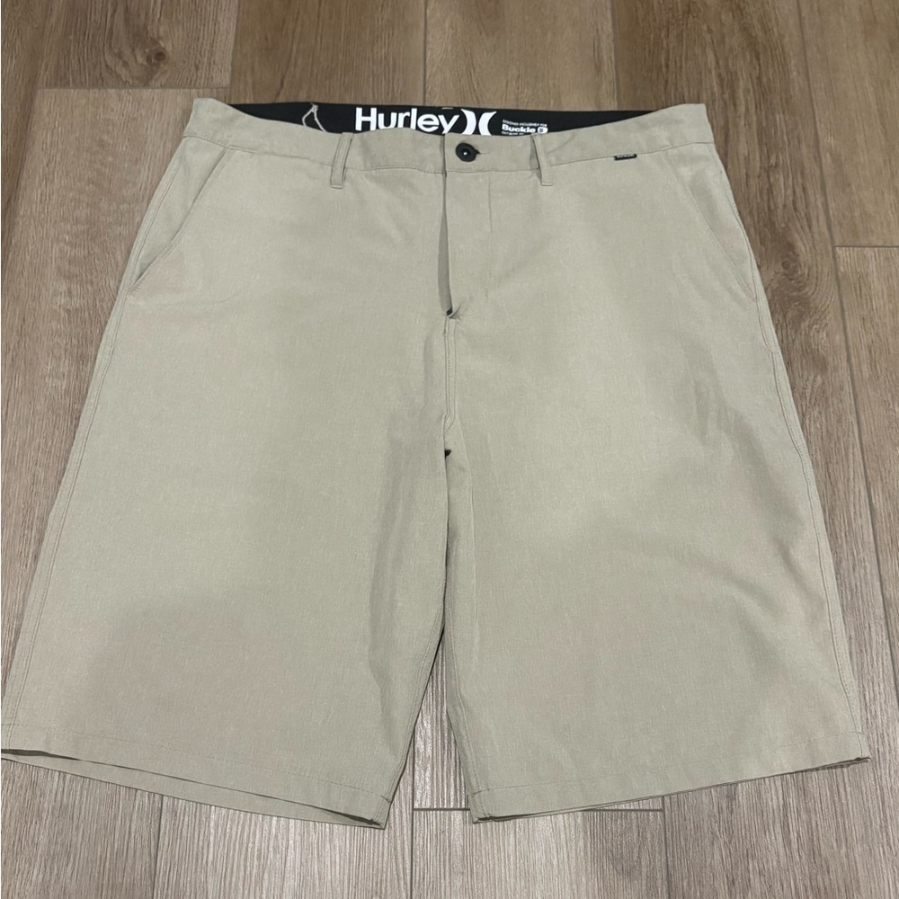Buckle Tan Flat Front Shorts Lightweight Casual
